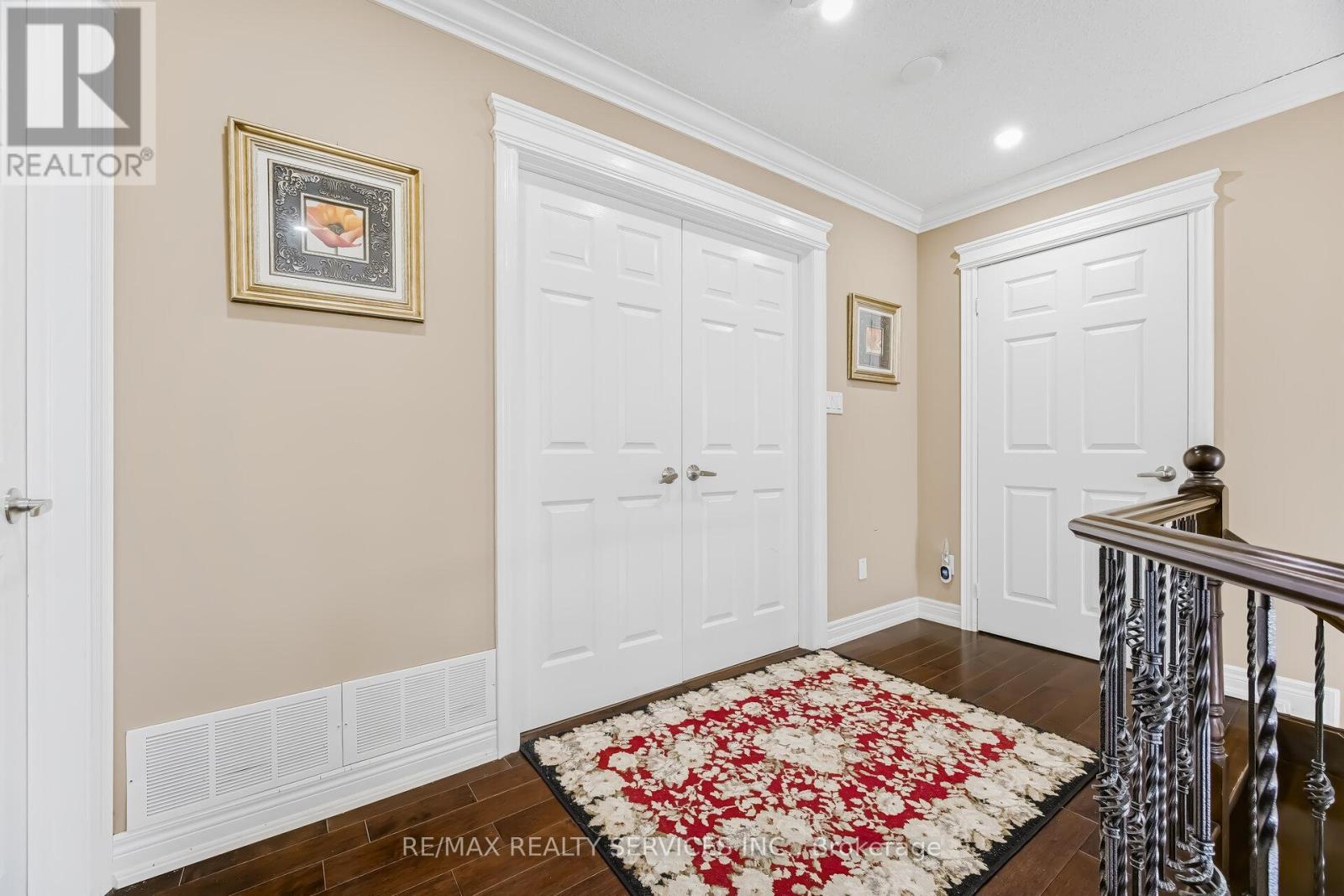 7 Waltham Drive, Toronto, Ontario  M9V 1S6 - Photo 28 - W12948460