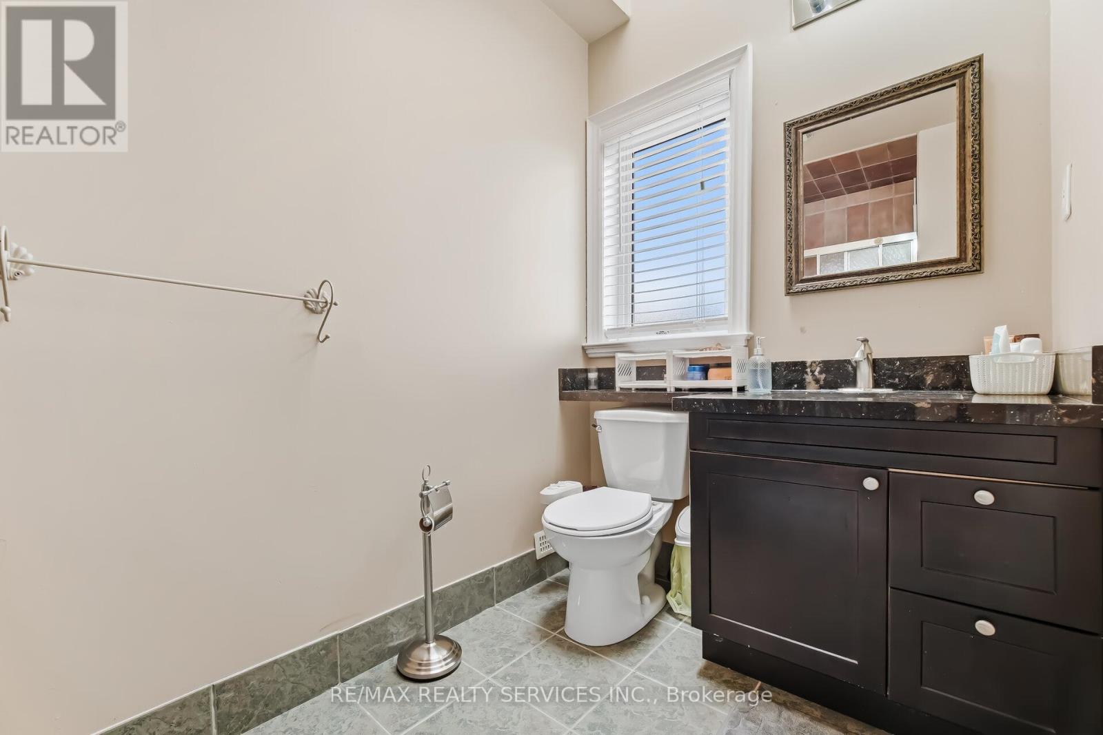 7 Waltham Drive, Toronto, Ontario  M9V 1S6 - Photo 43 - W12948460