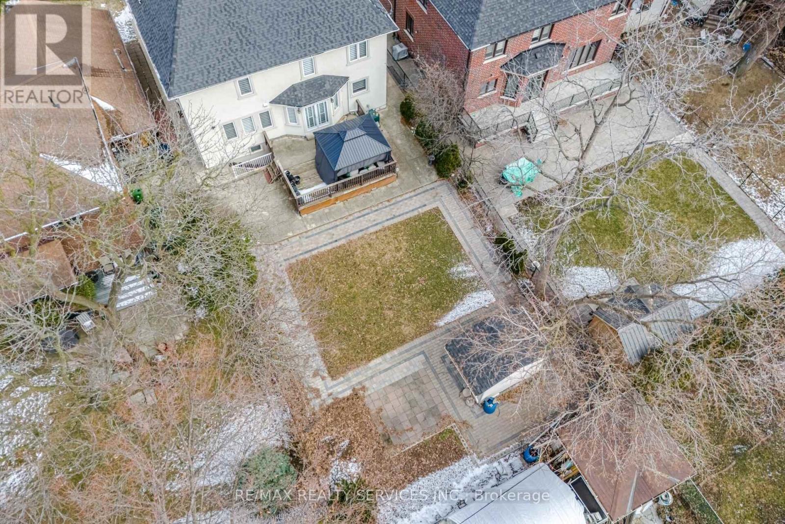 7 Waltham Drive, Toronto, Ontario  M9V 1S6 - Photo 50 - W12948460