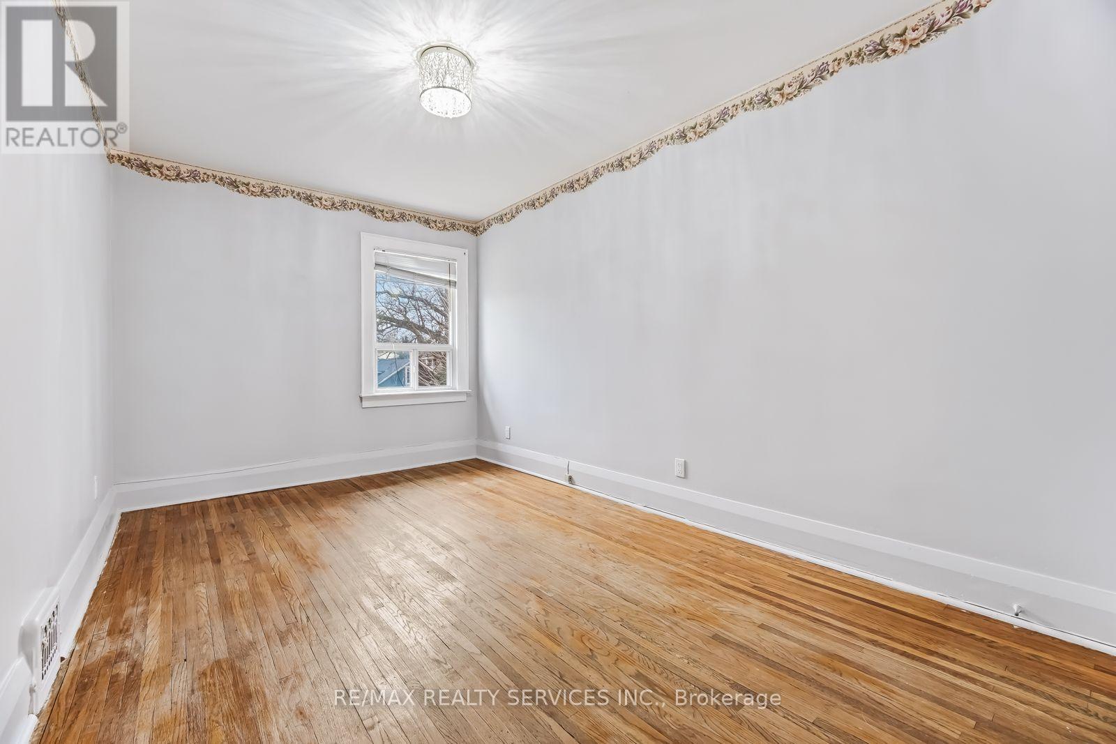 544 Windermere Avenue, Toronto, Ontario  M6S 3L7 - Photo 20 - W12948472