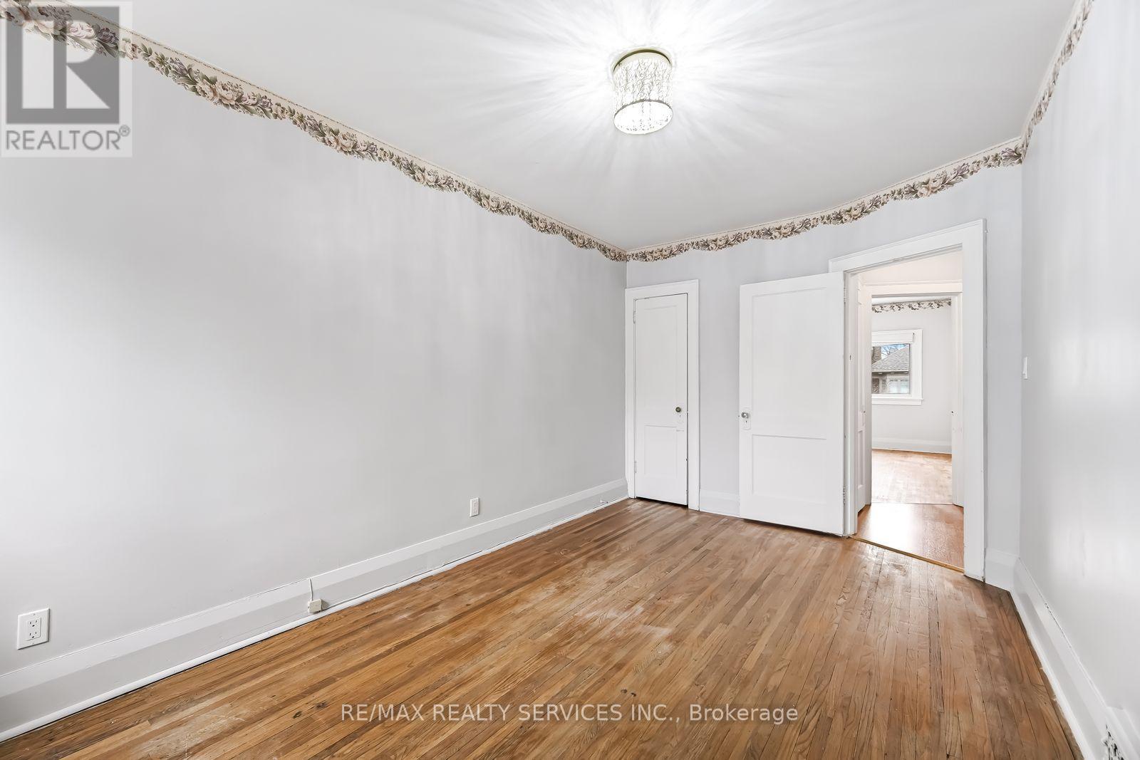 544 Windermere Avenue, Toronto, Ontario  M6S 3L7 - Photo 21 - W12948472