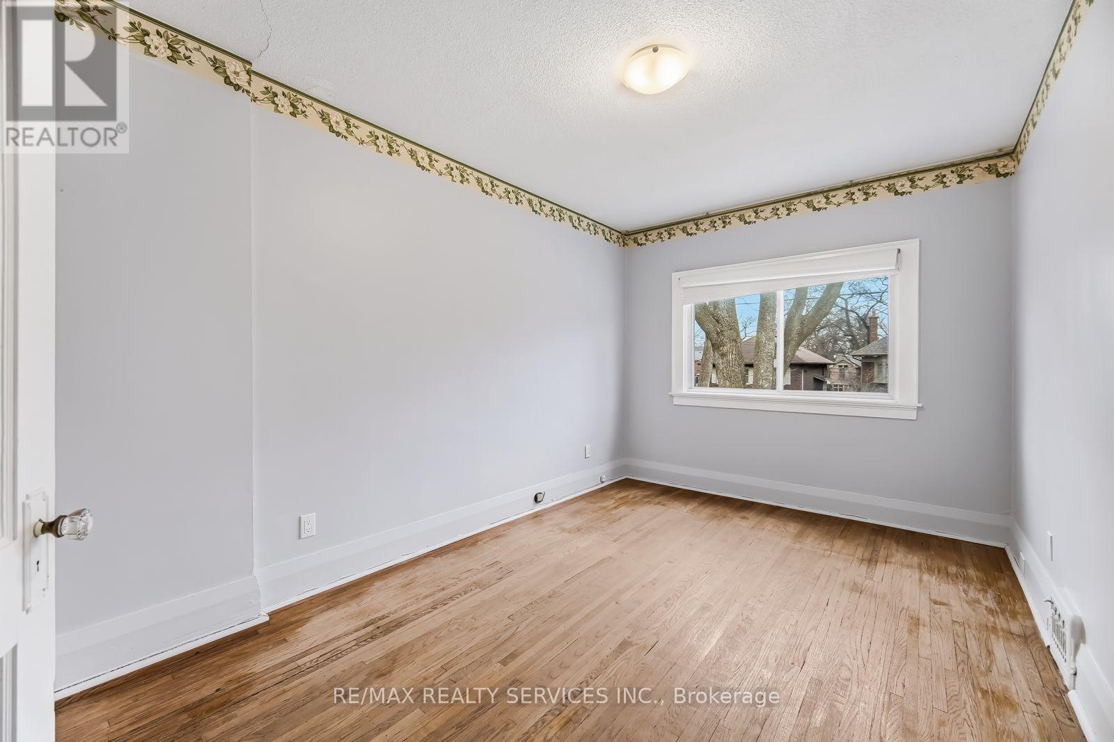 544 Windermere Avenue, Toronto, Ontario  M6S 3L7 - Photo 23 - W12948472