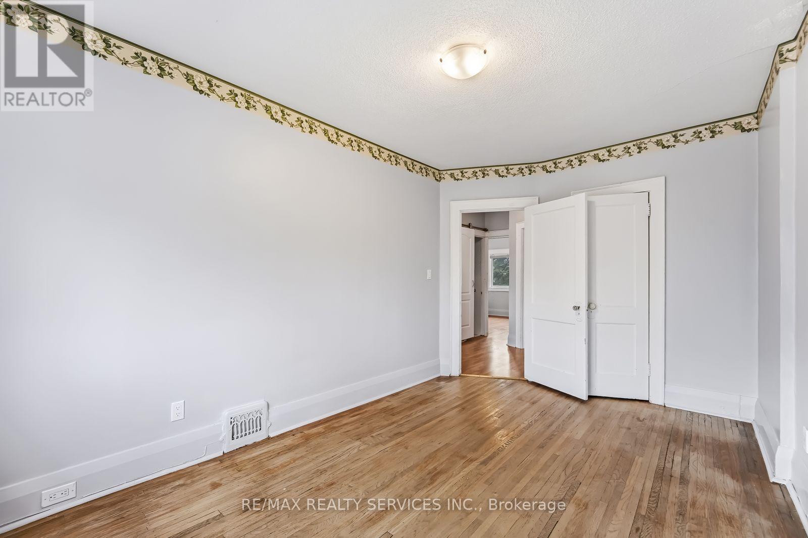 544 Windermere Avenue, Toronto, Ontario  M6S 3L7 - Photo 24 - W12948472
