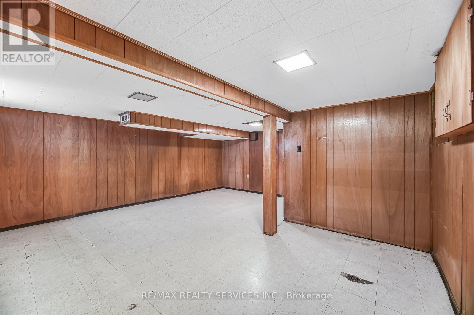 544 Windermere Avenue, Toronto, Ontario  M6S 3L7 - Photo 33 - W12948472