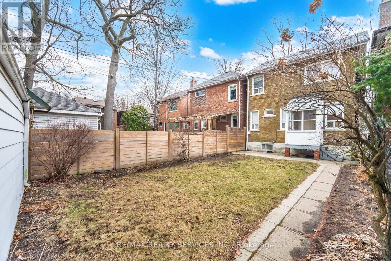 544 Windermere Avenue, Toronto, Ontario  M6S 3L7 - Photo 38 - W12948472