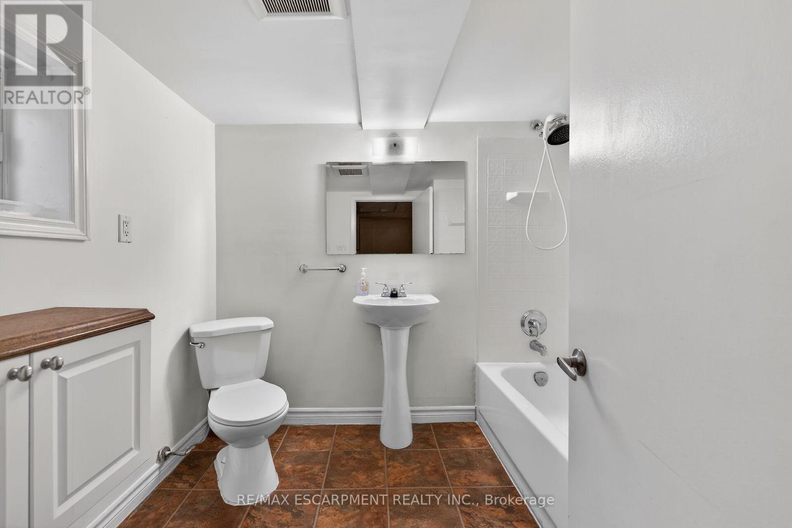 151 Holton Avenue S, Hamilton, Ontario  L8M 2L6 - Photo 49 - X12948454