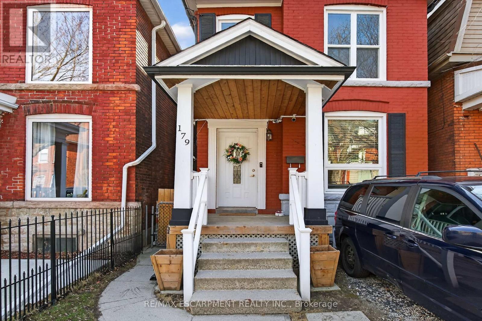 179 Burris Street, Hamilton, Ontario  L8M 2J7 - Photo 4 - X12948478