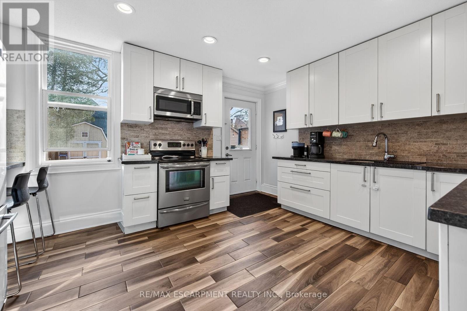 179 Burris Street, Hamilton, Ontario  L8M 2J7 - Photo 6 - X12948478