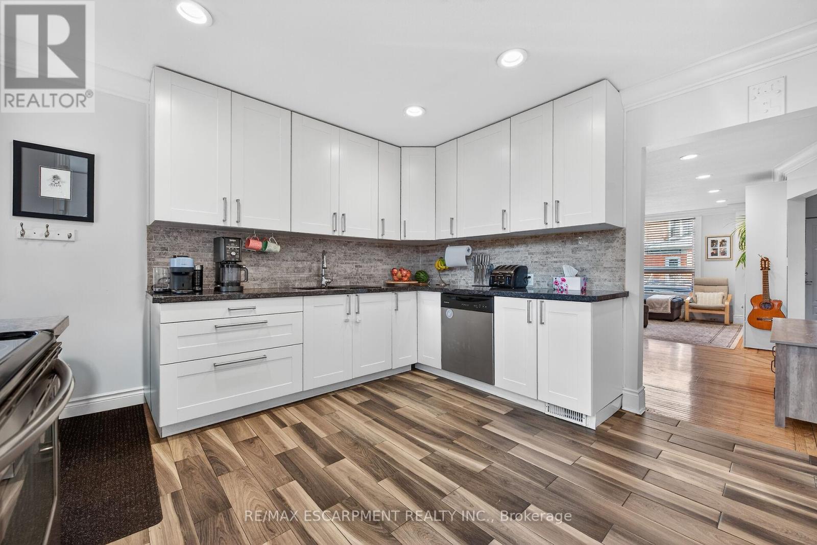 179 Burris Street, Hamilton, Ontario  L8M 2J7 - Photo 8 - X12948478