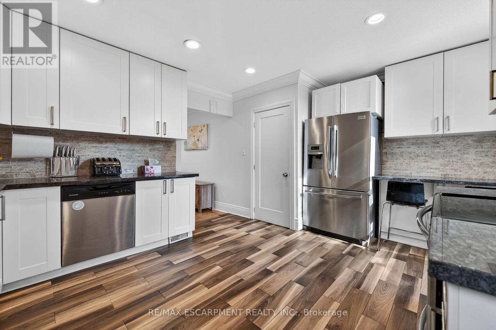 179 Burris Street, Hamilton, Ontario  L8M 2J7 - Photo 9 - X12948478