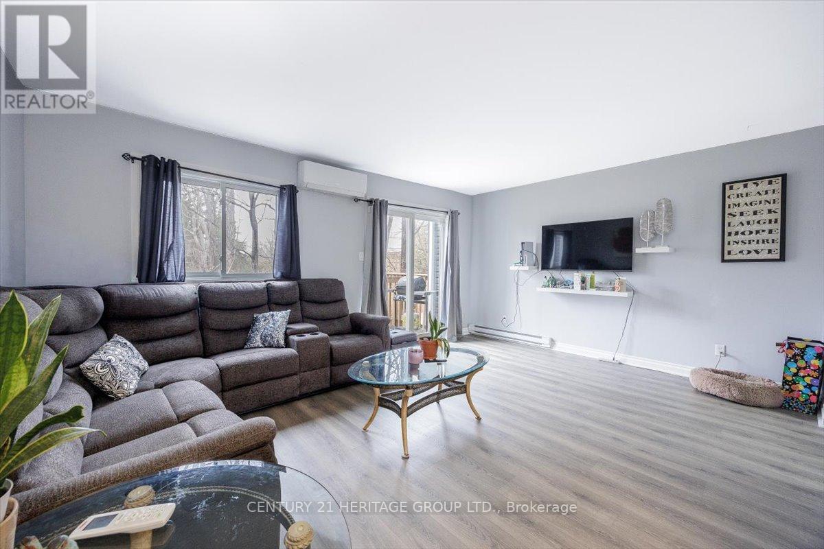 5 - 113 North Street, Georgina, Ontario  L0E 1R0 - Photo 6 - N12936246