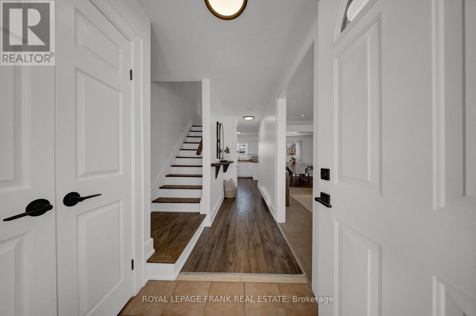 590 Talbot Court, Oshawa, Ontario  L1J 2E8 - Photo 2 - E12942456