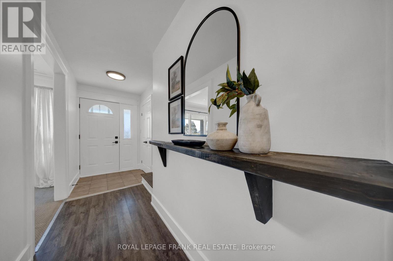 590 Talbot Court, Oshawa, Ontario  L1J 2E8 - Photo 3 - E12942456