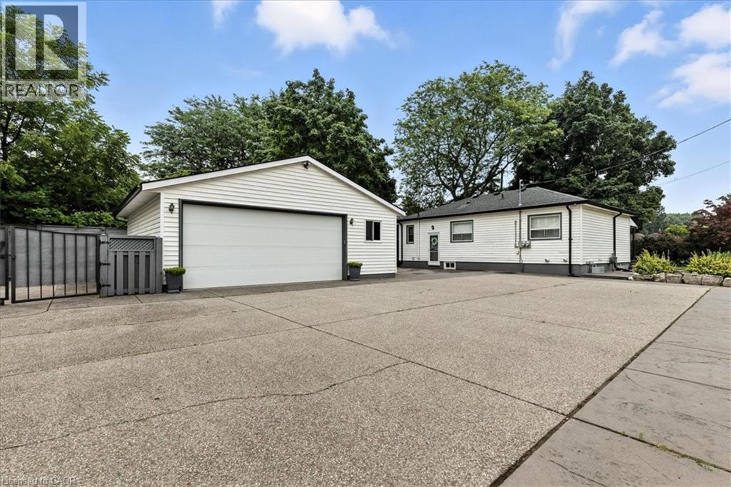 50 GROVE Crescent, Brantford, Ontario