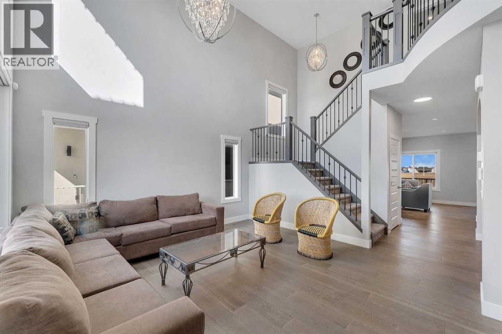 109 Chelsea Grove, Chestermere, Alberta  T1X 1Z5 - Photo 5 - A2295752