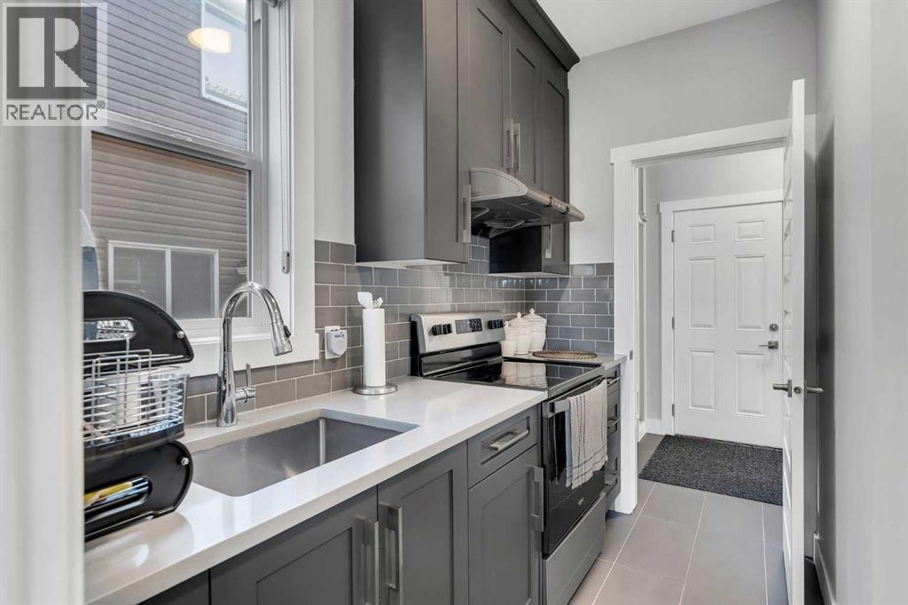 109 Chelsea Grove, Chestermere, Alberta  T1X 1Z5 - Photo 17 - A2295752