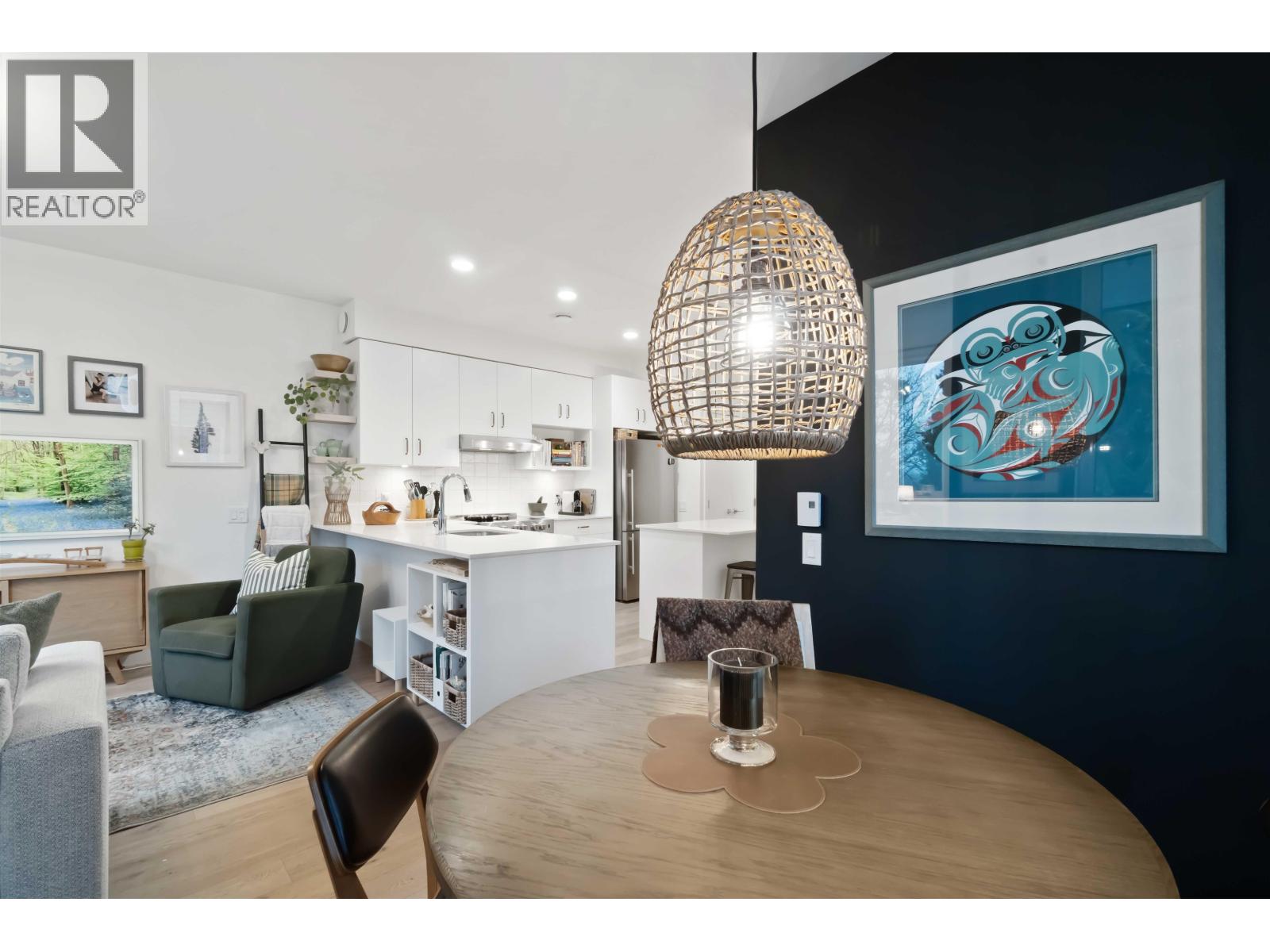 403 2137 Chesterfield Avenue, North Vancouver, British Columbia  V7M 2P7 - Photo 3 - R3106286