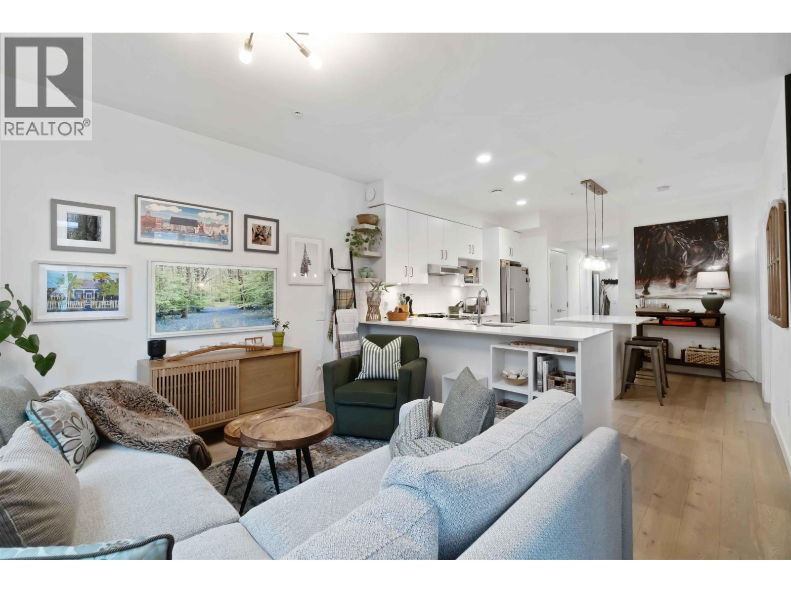 403 2137 Chesterfield Avenue, North Vancouver, British Columbia  V7M 2P7 - Photo 4 - R3106286