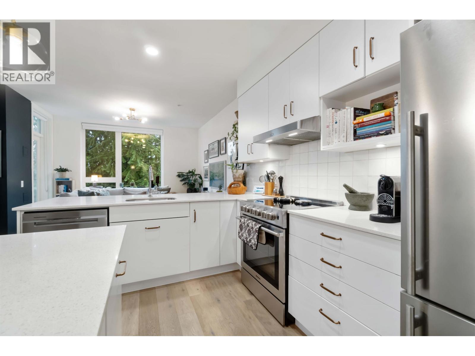 403 2137 Chesterfield Avenue, North Vancouver, British Columbia  V7M 2P7 - Photo 8 - R3106286