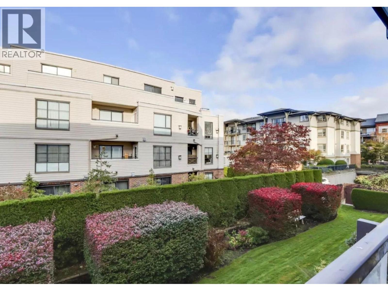 2335 Whyte, Port Coquitlam, British Columbia  V3C 2A3 - Photo 3 - R3106297