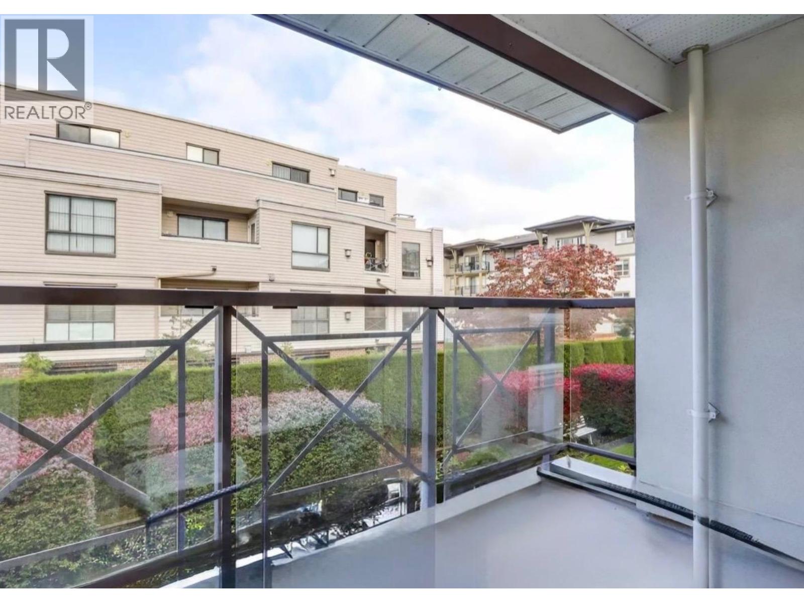 2335 Whyte, Port Coquitlam, British Columbia  V3C 2A3 - Photo 4 - R3106297