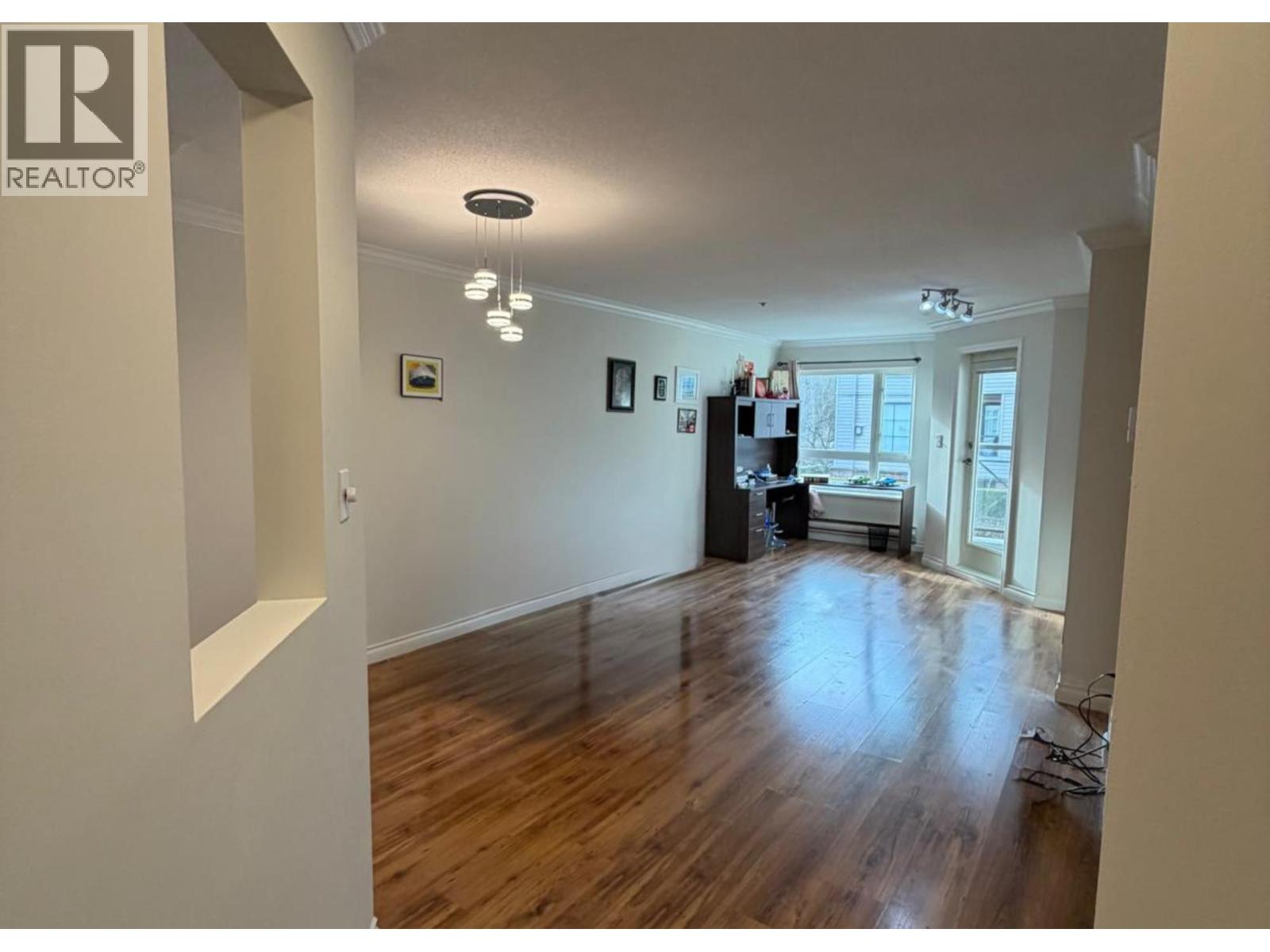 2335 Whyte, Port Coquitlam, British Columbia  V3C 2A3 - Photo 7 - R3106297