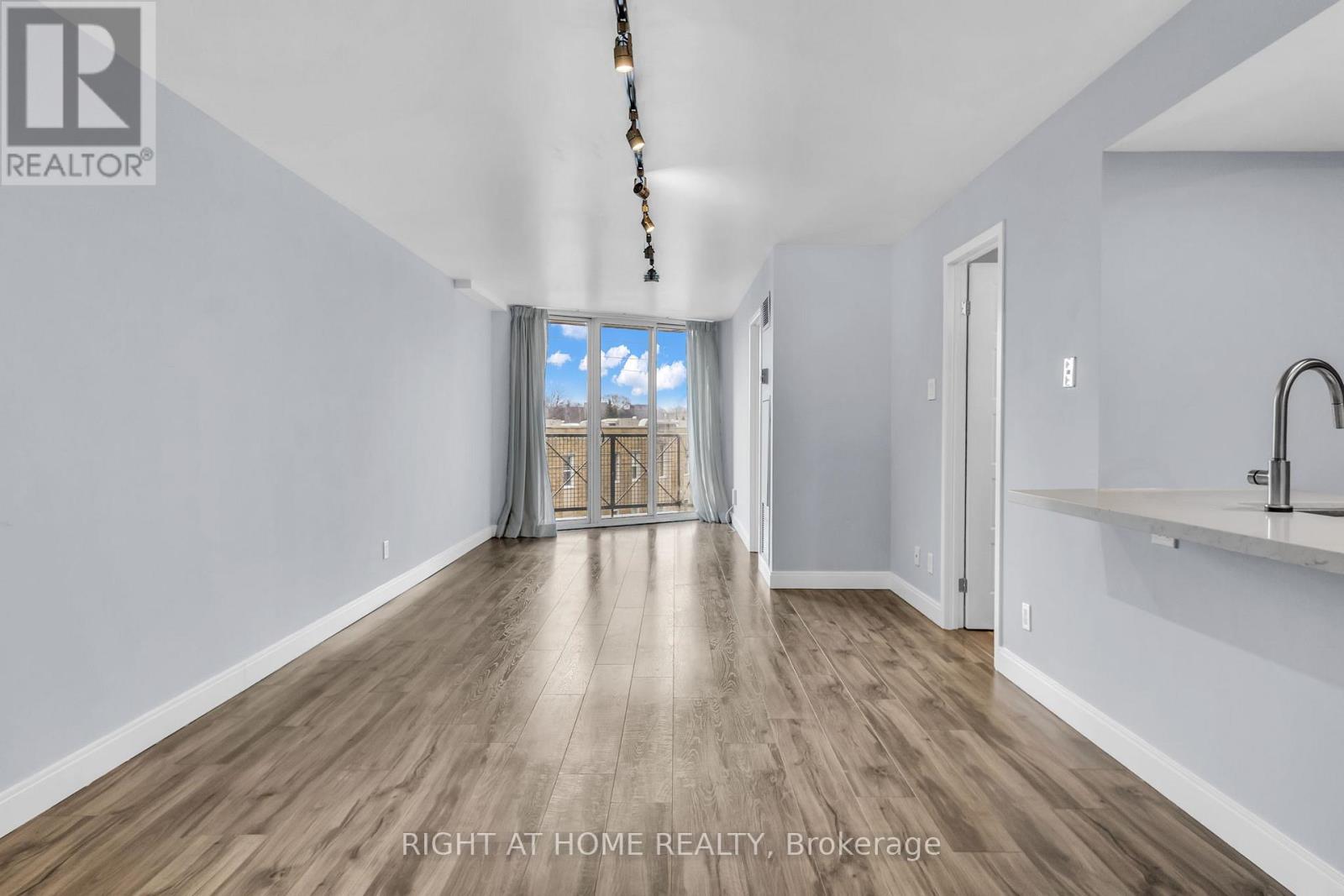 406 - 356 Mcrae Drive, Toronto, Ontario  M4G 4G4 - Photo 13 - C12948506