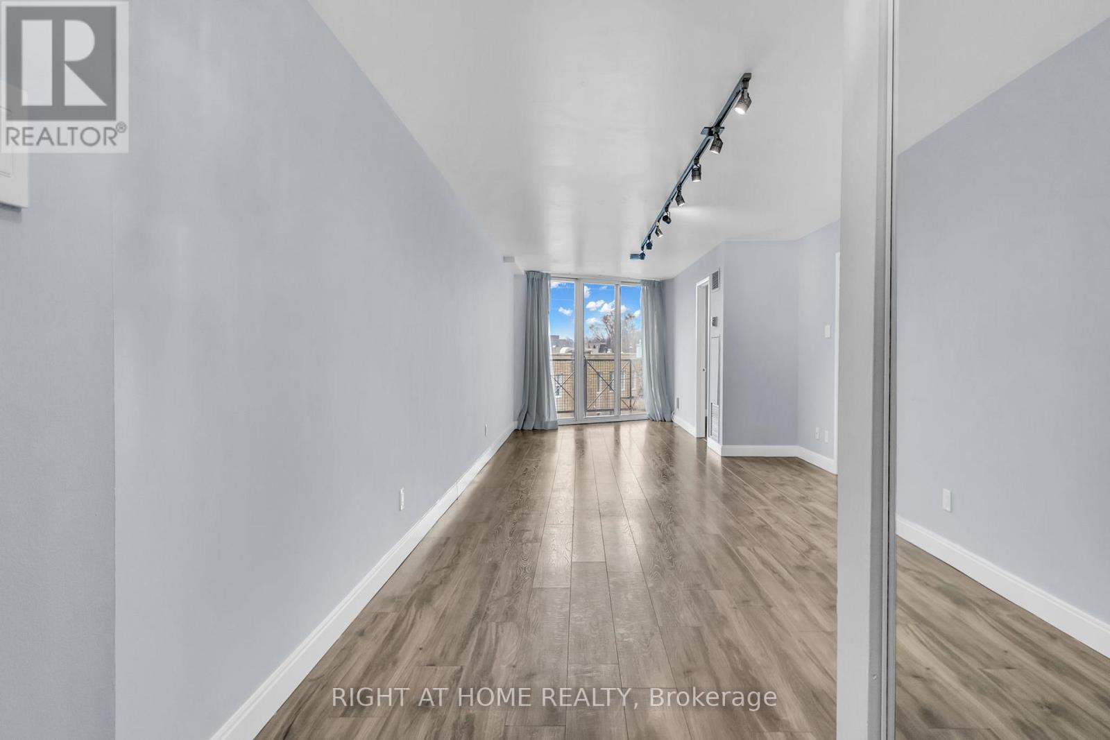 406 - 356 Mcrae Drive, Toronto, Ontario  M4G 4G4 - Photo 15 - C12948506