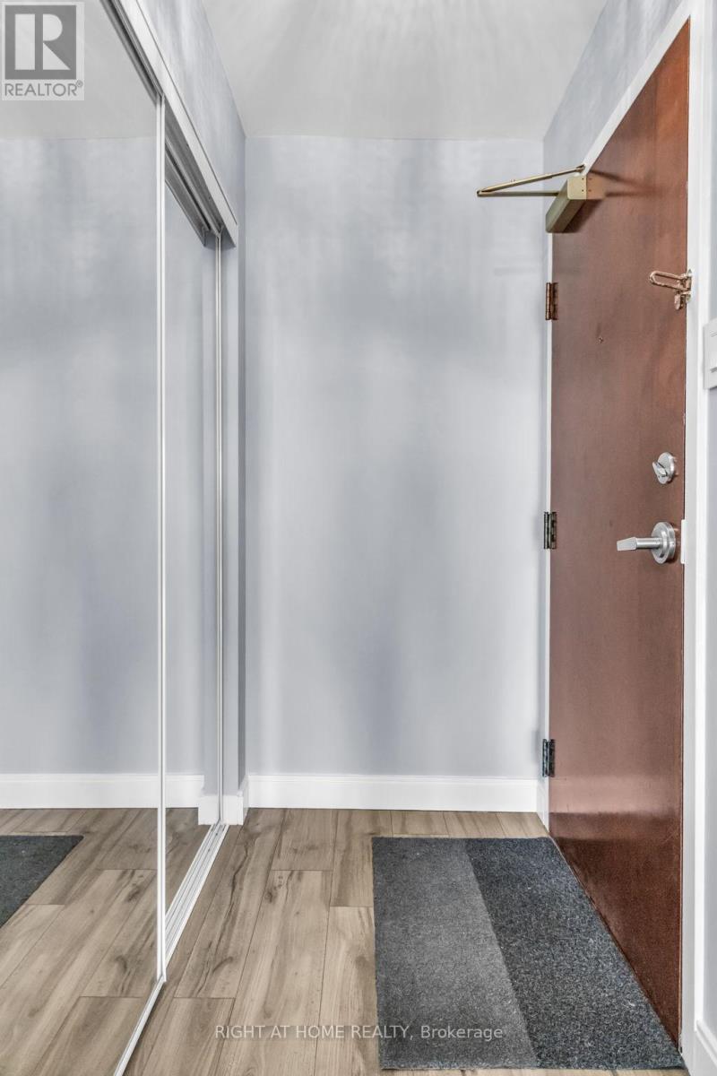 406 - 356 Mcrae Drive, Toronto, Ontario  M4G 4G4 - Photo 17 - C12948506