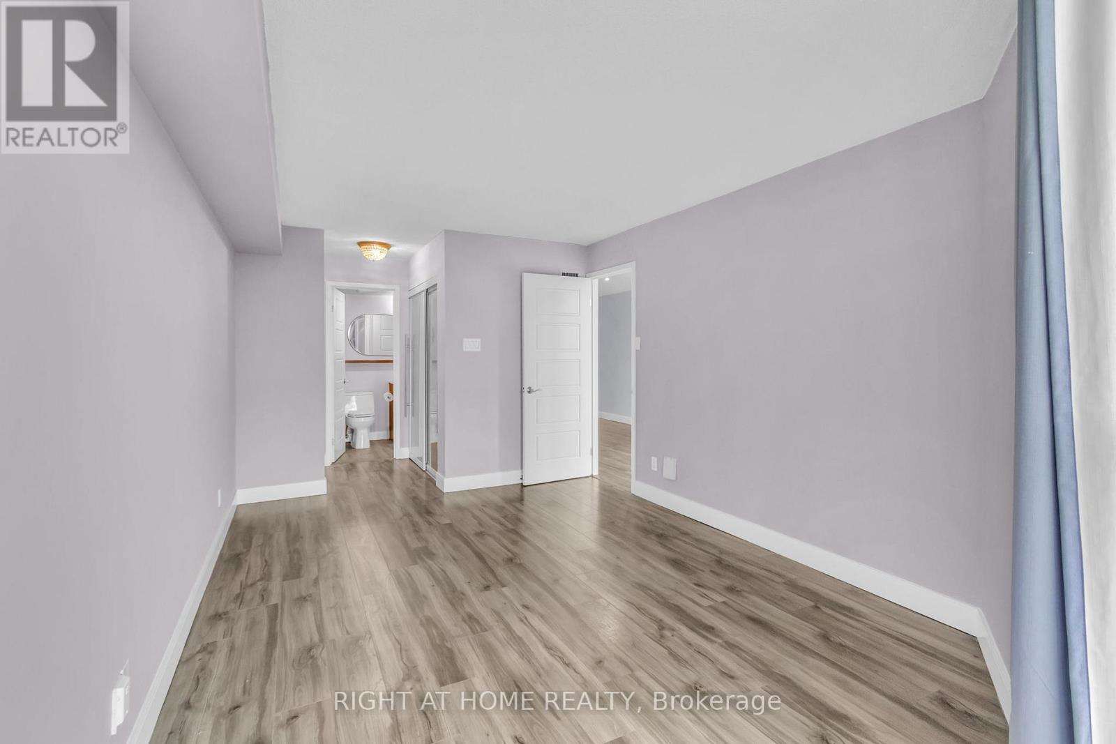 406 - 356 Mcrae Drive, Toronto, Ontario  M4G 4G4 - Photo 6 - C12948506