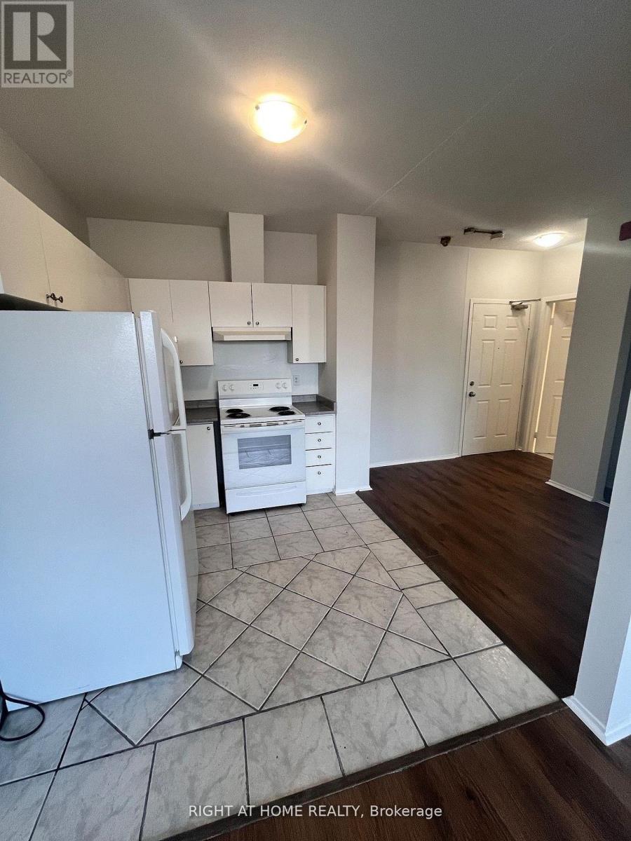 302 - 1801 Eglinton Avenue W, Toronto, Ontario  M6E 2H7 - Photo 5 - C12948516