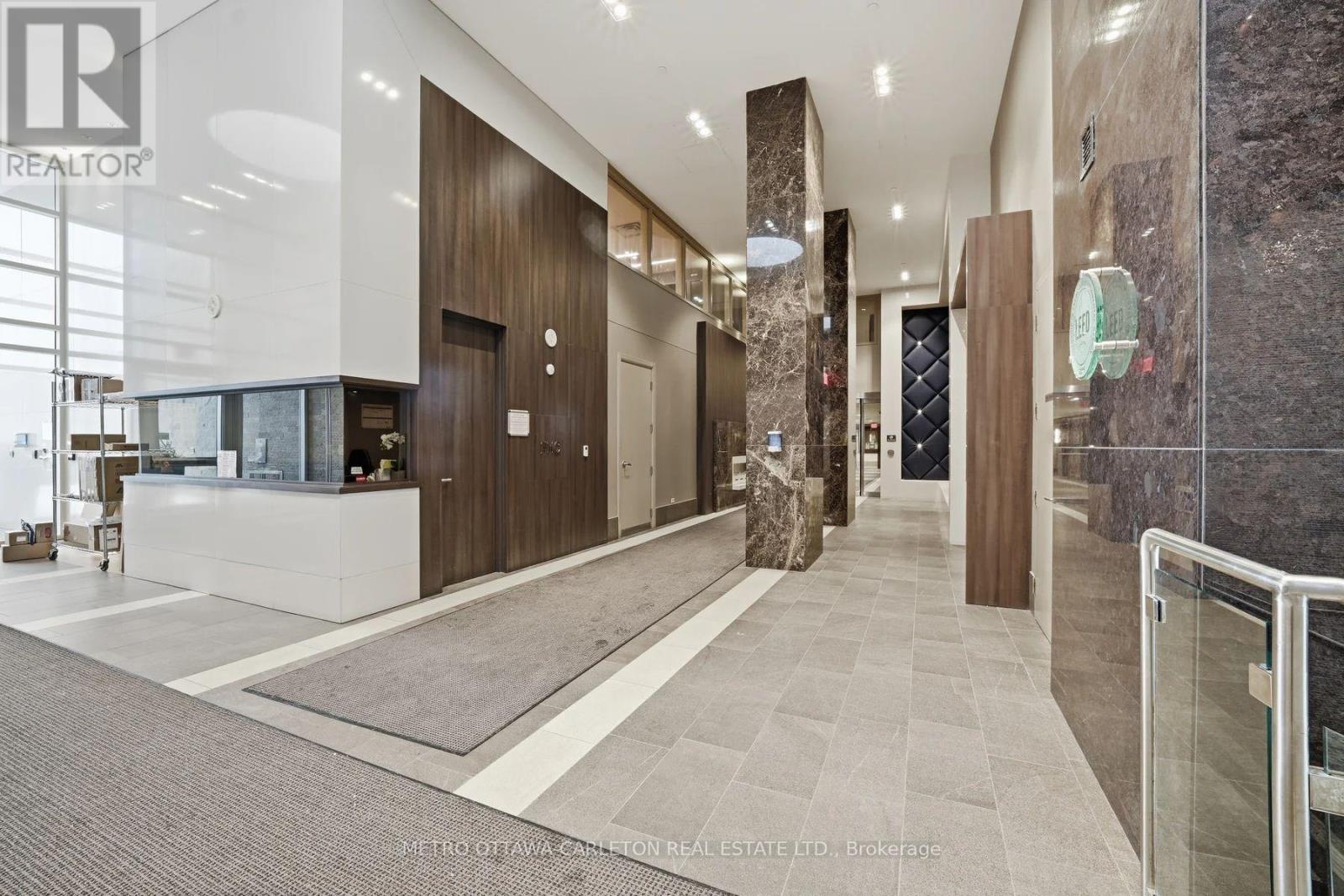 809 - 1035 Bank Street, Ottawa, Ontario  K1S 5K3 - Photo 2 - X12948484