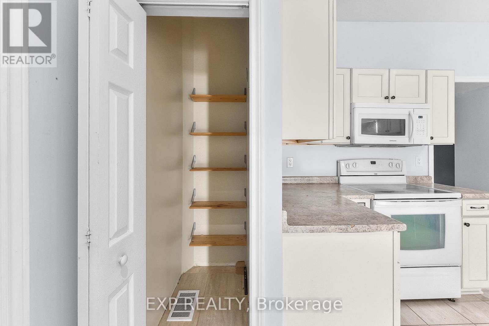 200 Kensington Avenue N, Hamilton, Ontario  L8L 7N7 - Photo 11 - X12948500