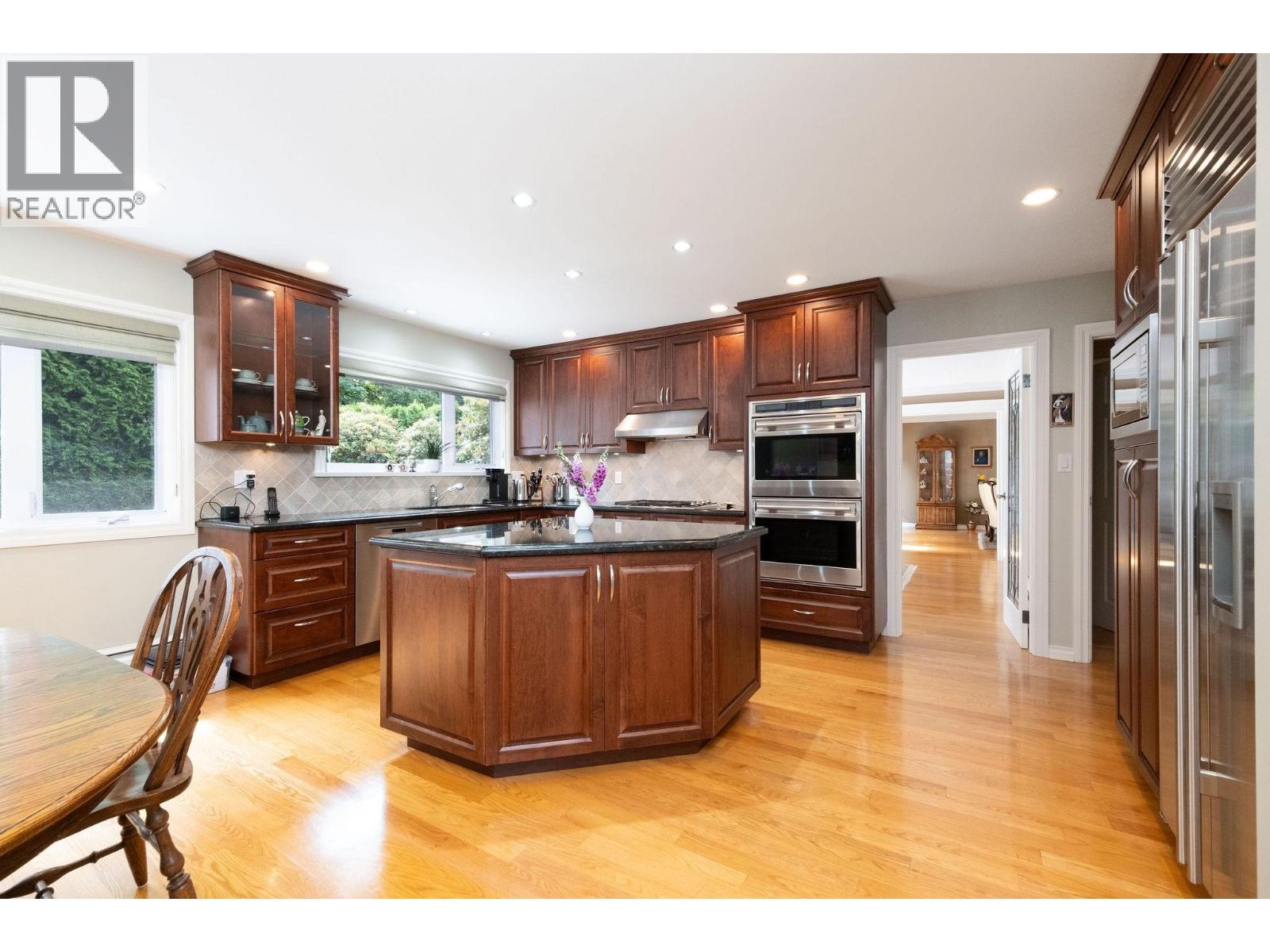 6350 Buckingham Drive, Burnaby, British Columbia  V5E 2A7 - Photo 9 - R3106189