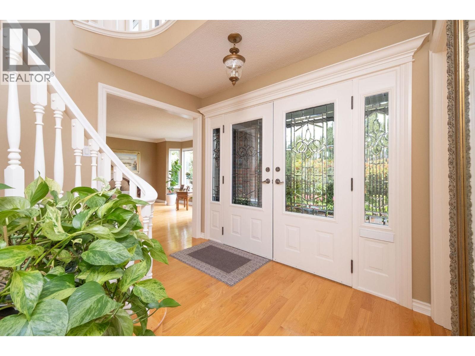 6350 Buckingham Drive, Burnaby, British Columbia  V5E 2A7 - Photo 2 - R3106189