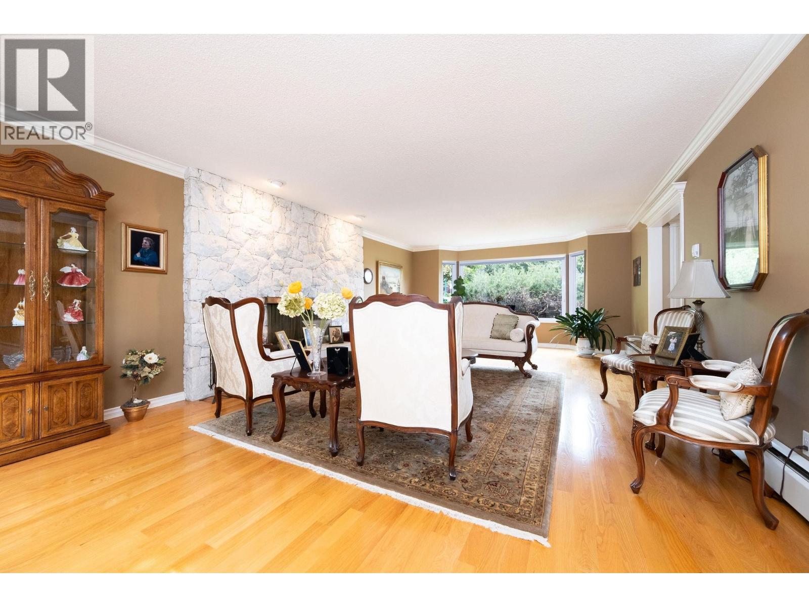 6350 Buckingham Drive, Burnaby, British Columbia  V5E 2A7 - Photo 5 - R3106189