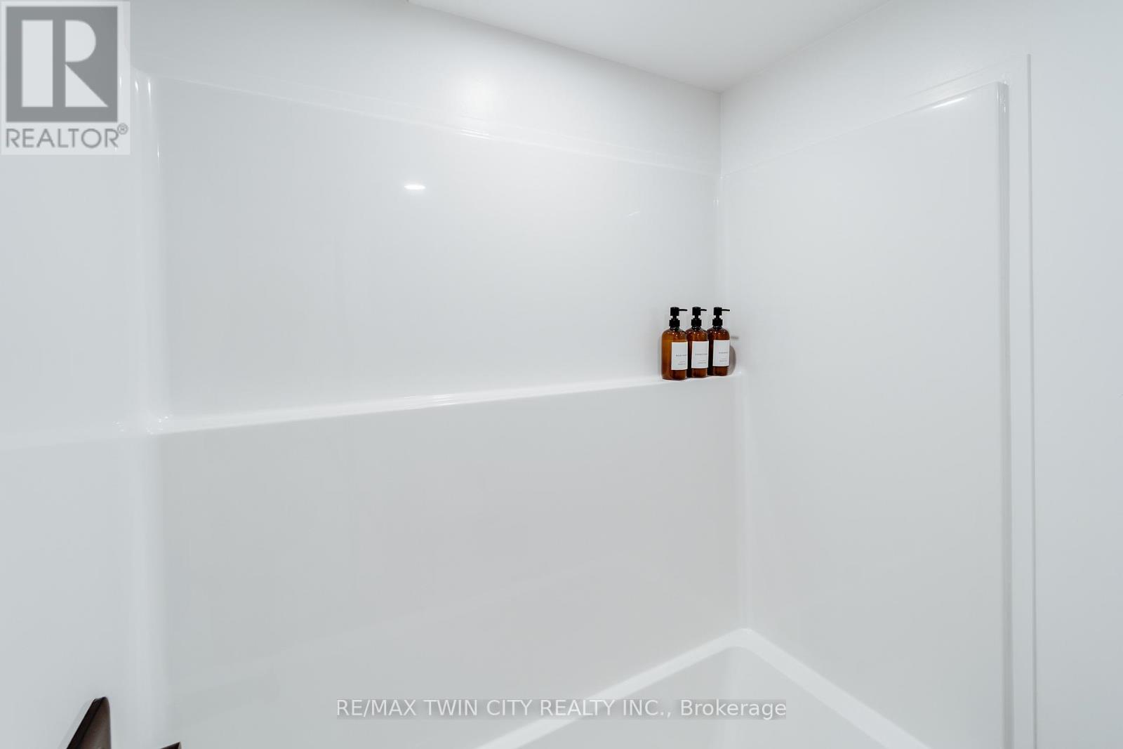 4 - 825 Stirling Avenue S, Kitchener, Ontario  N2M 3K4 - Photo 10 - X12948502