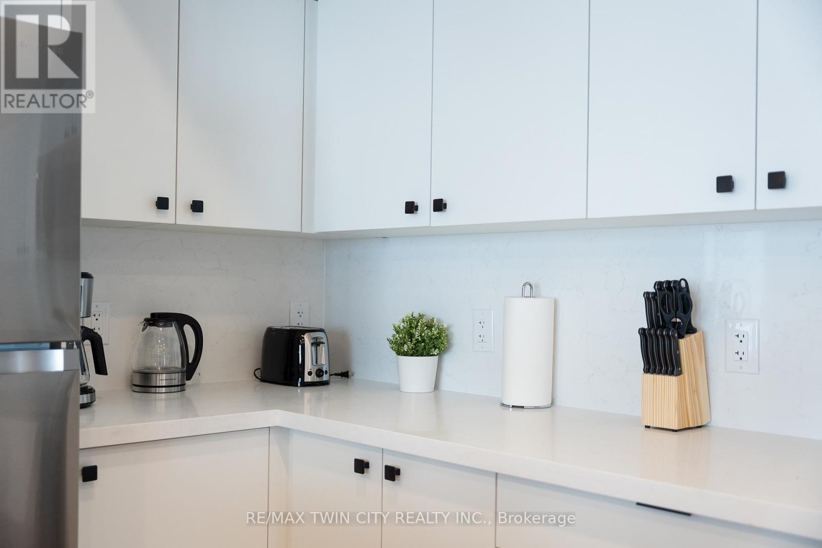 4 - 825 Stirling Avenue S, Kitchener, Ontario  N2M 3K4 - Photo 18 - X12948502