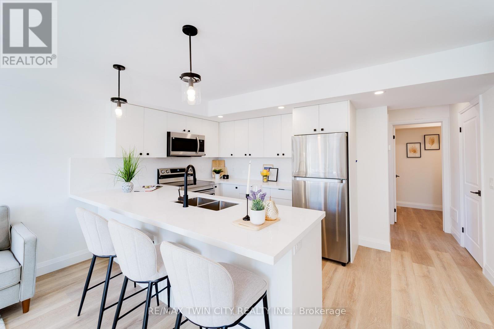 3 - 825 Stirling Avenue S, Kitchener, Ontario  N2M 3K4 - Photo 3 - X12948508