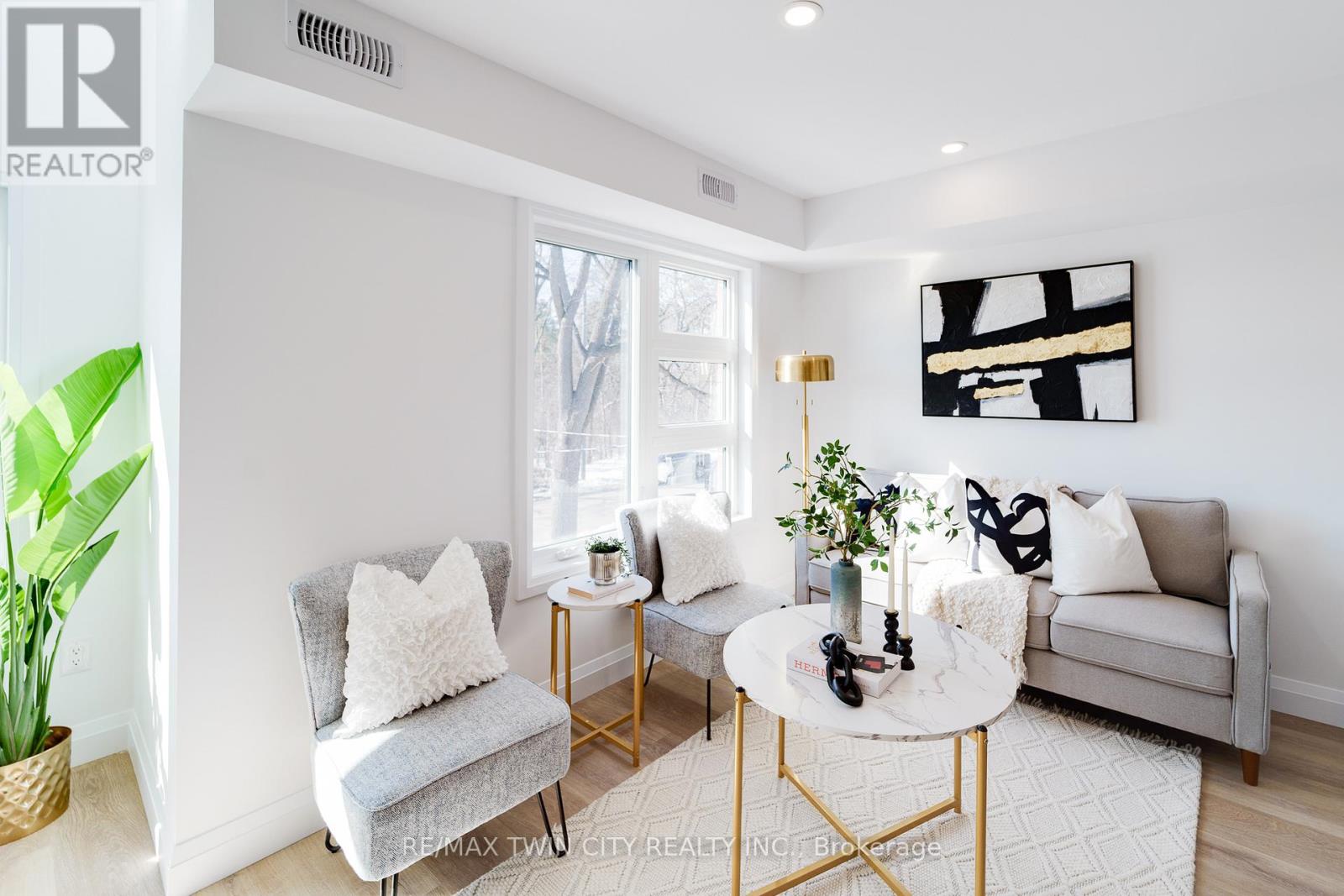 3 - 825 Stirling Avenue S, Kitchener, Ontario  N2M 3K4 - Photo 4 - X12948508