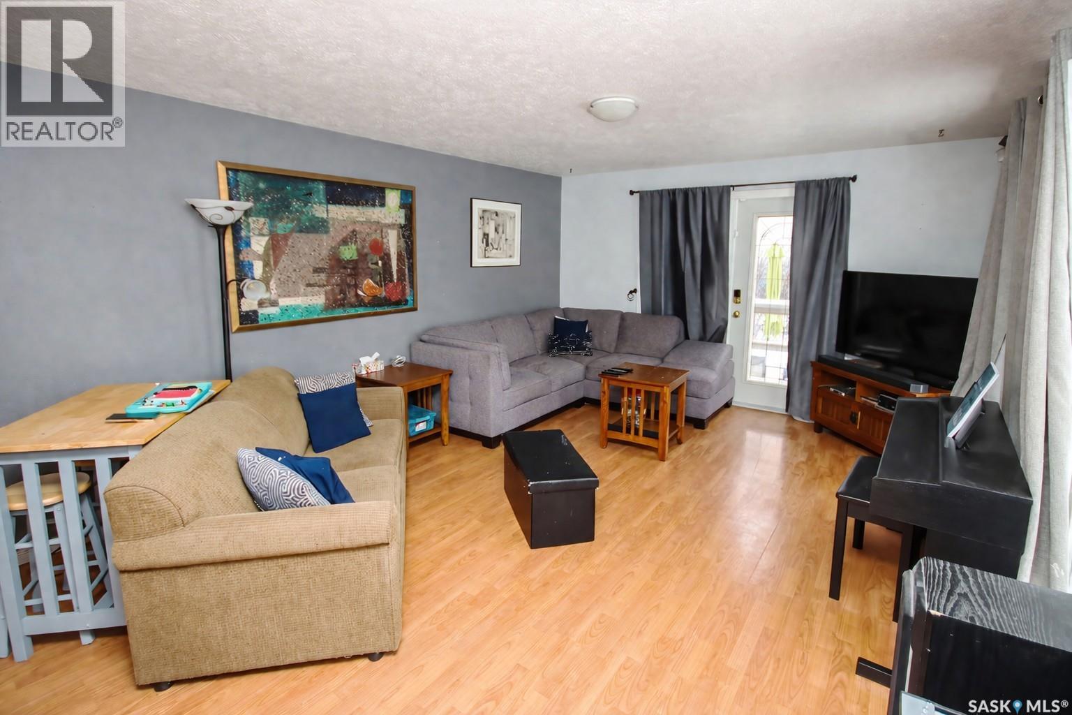 560 Tallman Street, Macoun, Saskatchewan  S0C 1P0 - Photo 3 - SK031883