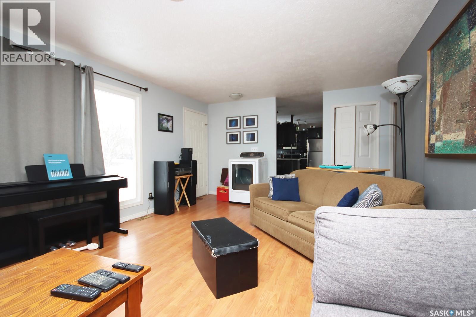 560 Tallman Street, Macoun, Saskatchewan  S0C 1P0 - Photo 4 - SK031883