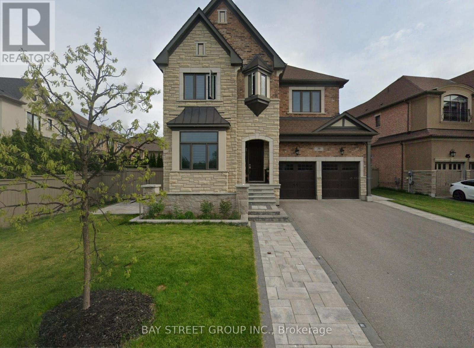 39 Cairns Gate, King, Ontario  L7B 0P5 - Photo 2 - N12936436