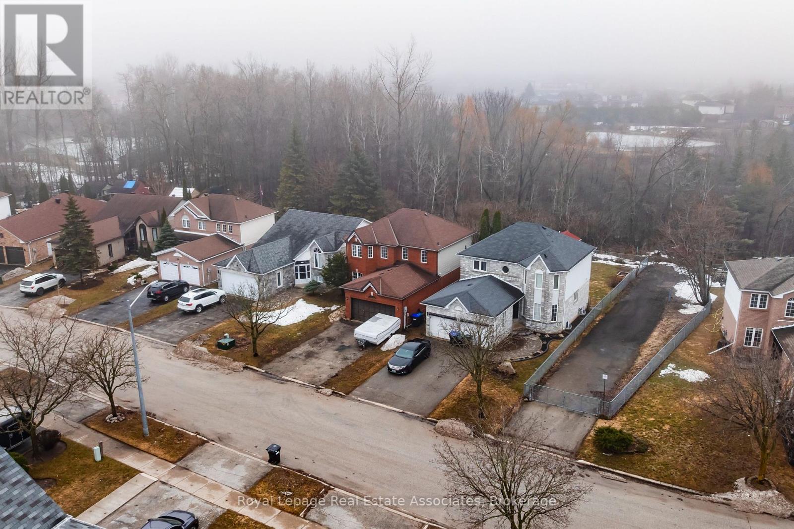 1101 Corrie Street, Innisfil, Ontario  L9S 1T7 - Photo 6 - N12947470