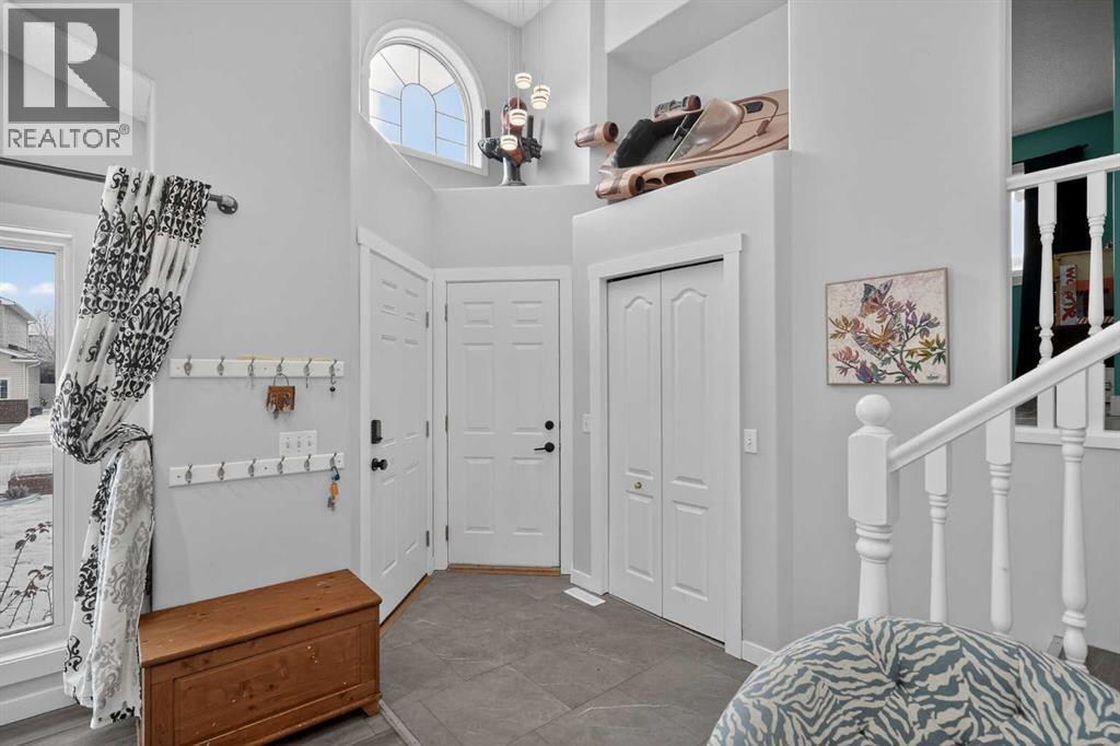 38 Canoe Circle SW, Airdrie, Alberta  T4B 2L6 - Photo 7 - A2288202