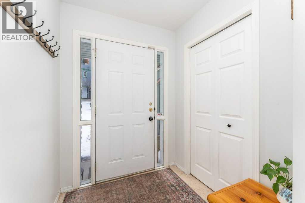 19, 1022 Rundleview Drive, Canmore, Alberta  T1W 2P2 - Photo 2 - A2295969