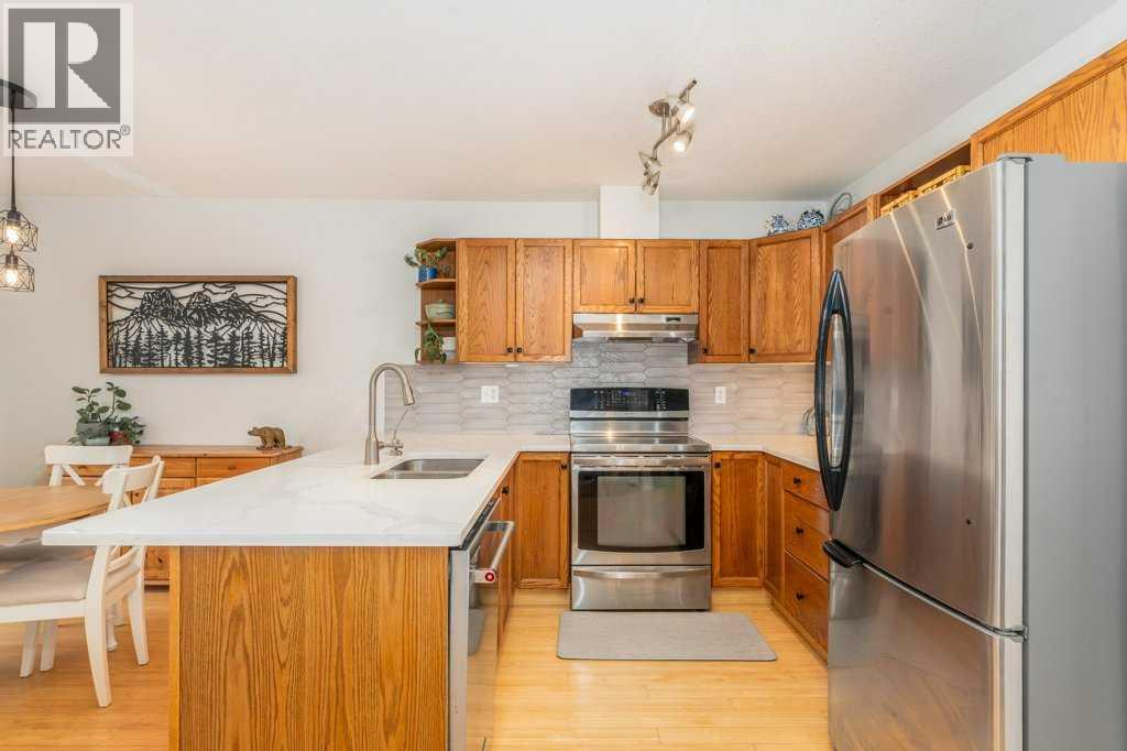 19, 1022 Rundleview Drive, Canmore, Alberta  T1W 2P2 - Photo 3 - A2295969