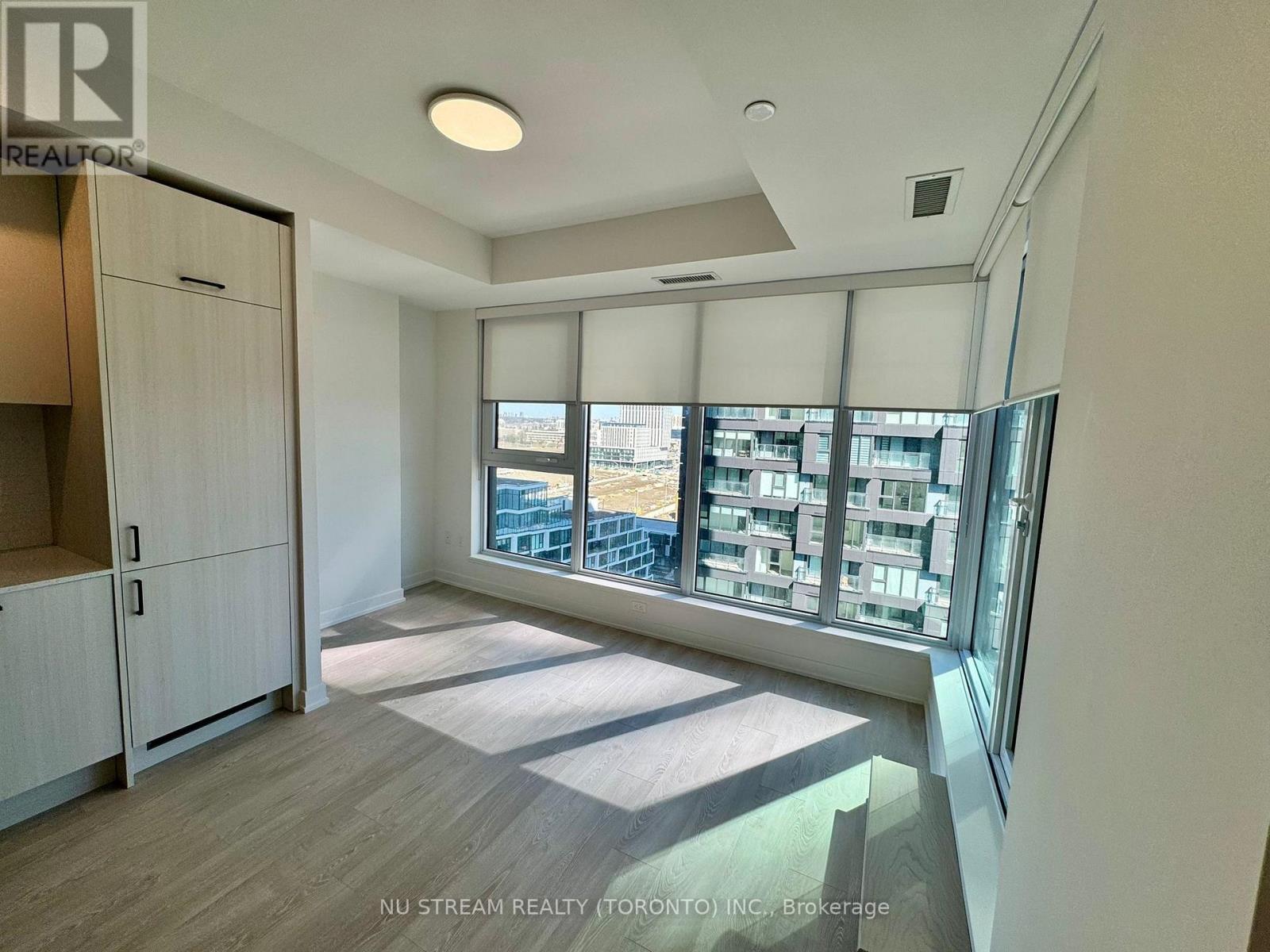 1212 - 1 Quarrington Lane S, Toronto, Ontario  M3C 0S4 - Photo 4 - C12911830