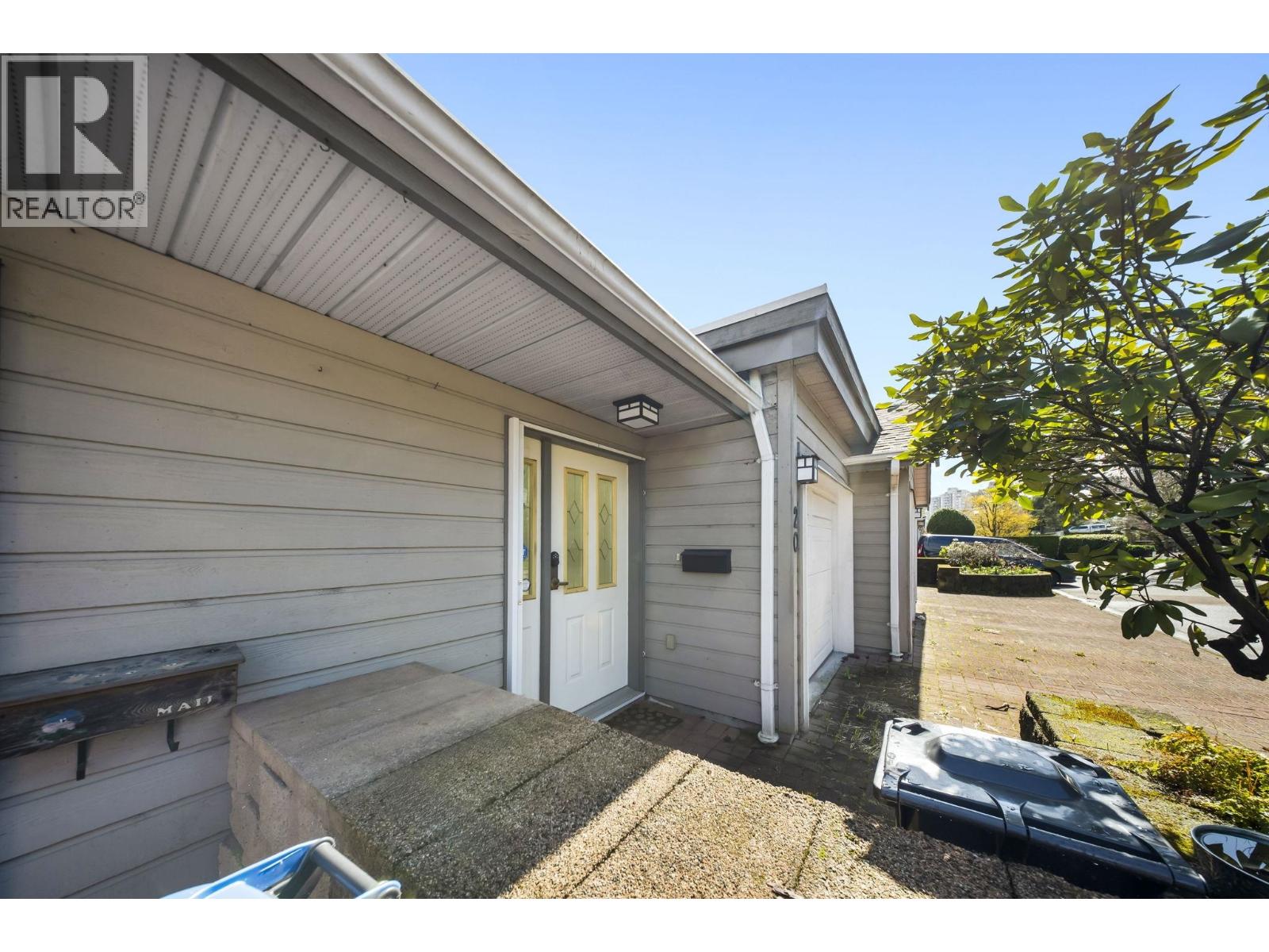 20 323 Governors Court, New Westminster, British Columbia  V3L 5S6 - Photo 4 - R3106023