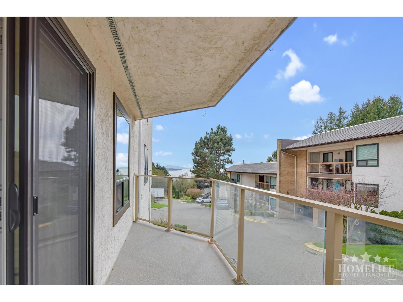 519 1350 Vidal Street, White Rock, British Columbia  V4B 5G6 - Photo 7 - R3106320